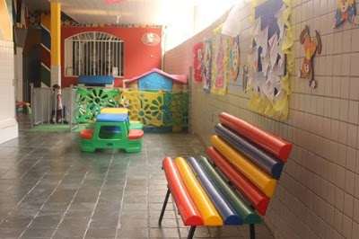 Jardim E escola criança feliz foto 2